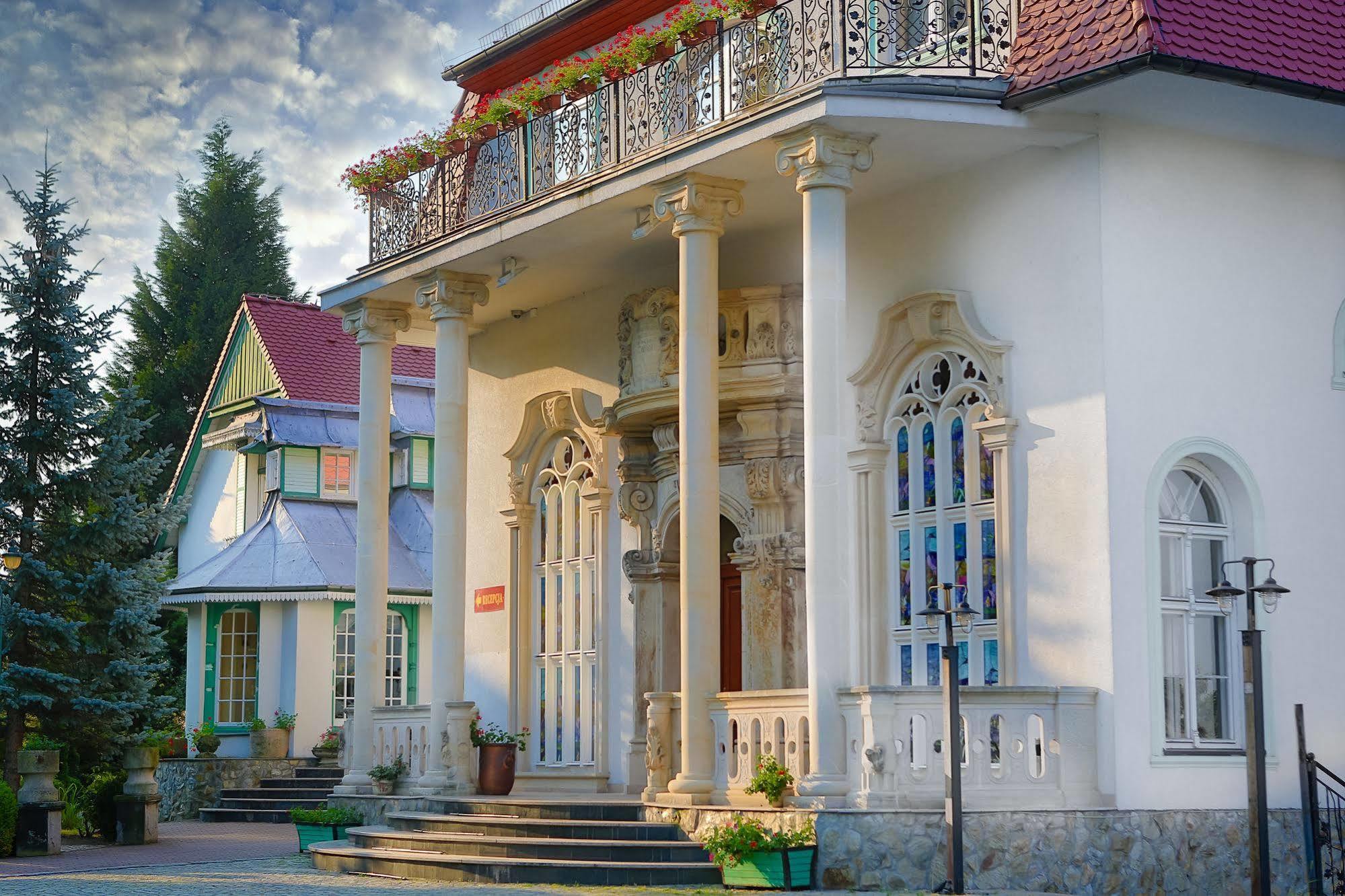 Hotel Garden Болеславец Экстерьер фото